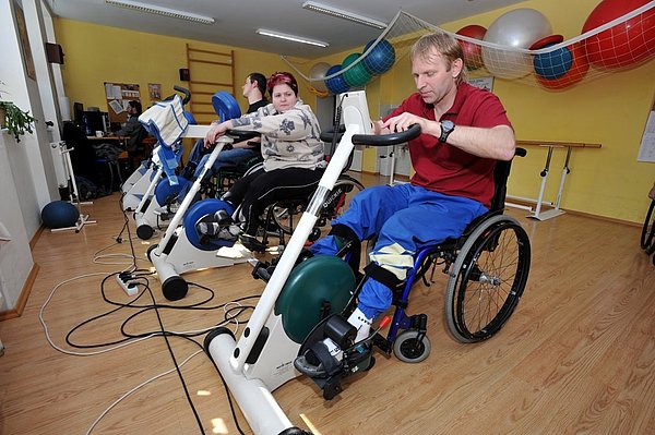 Raben Logistics Czech se spojil s Centrem Paraple. Pomůže lidem s poškozením míchy v návratu do běžného života. Spolupráci zahájí v rámci charitativního dílu soutěže StarDance 