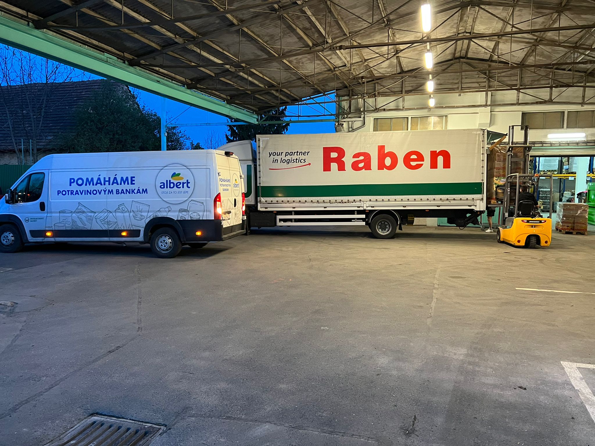 Raben Logistics Czech - hlavní přepravní partner Sbírky potravin